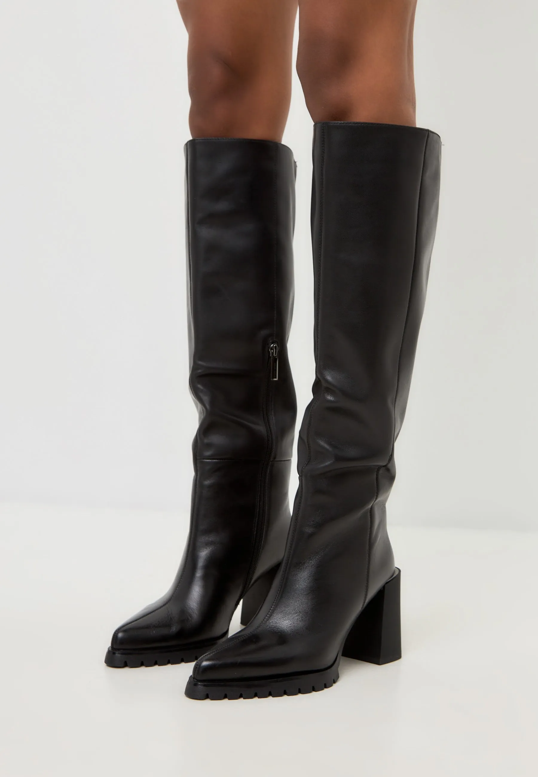 Bold Block Heel Knee-High Boots Nala - Black