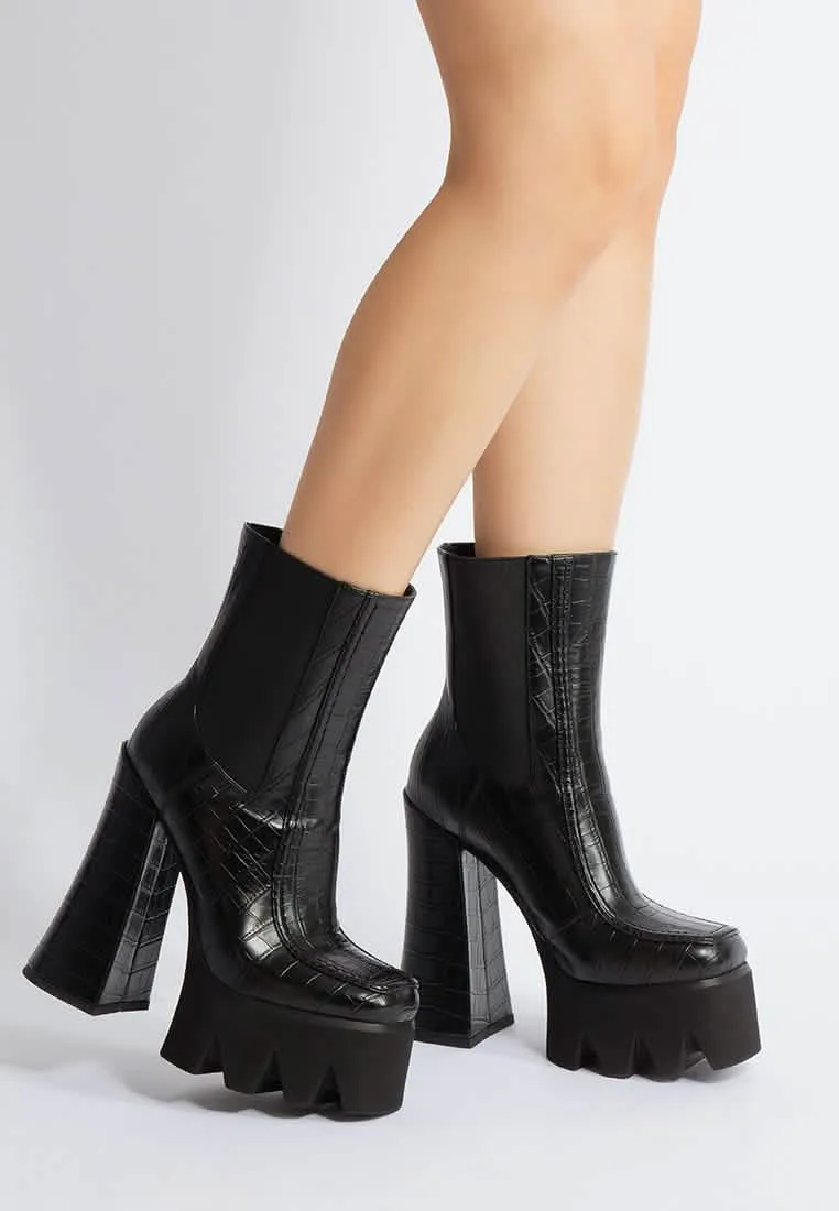 Bold Platform Chunky Chelsea Ankle Boots for Elevated Style